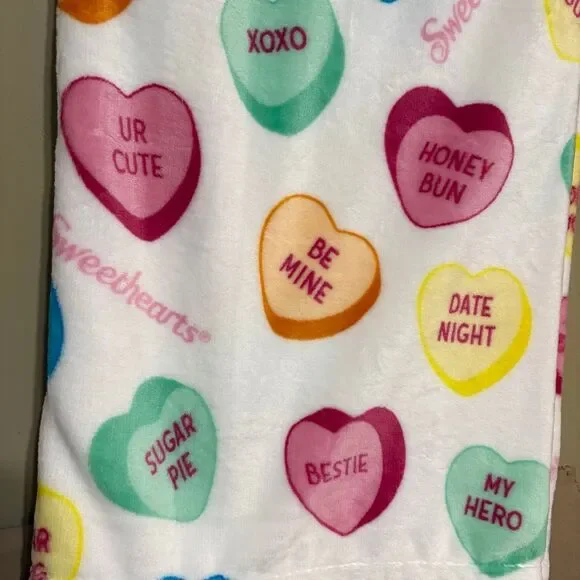 Sweethearts Conversation Candy Hearts Valentine’s Day White Colorful Blanket NWT - Picture 2 of 8